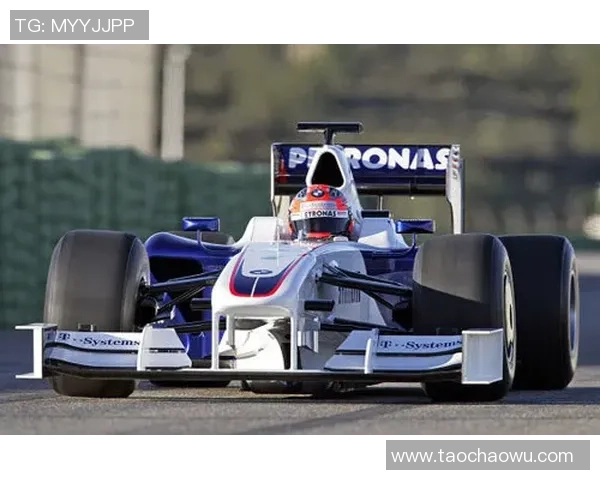 《F1-狂飙飞车》！诚心英豪：当61岁的皮特抓住方向盘